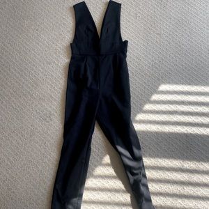 Super cute party jumper. Plugging neck line